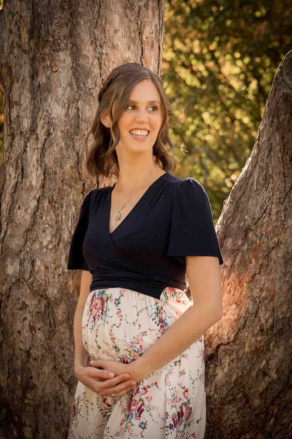 Schwangerschaftsfotografie in der Natur – Babybauchfotos von Fotografie Lenz, Wien